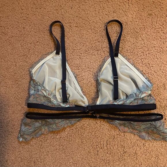 EUC Aerie Dreamscape Blue Floral Lace Unlined Triangle Bralette Size Large - Picture 3 of 4
